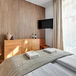 Apartman Dr - Side
