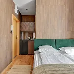 Apartman Dr - Side *