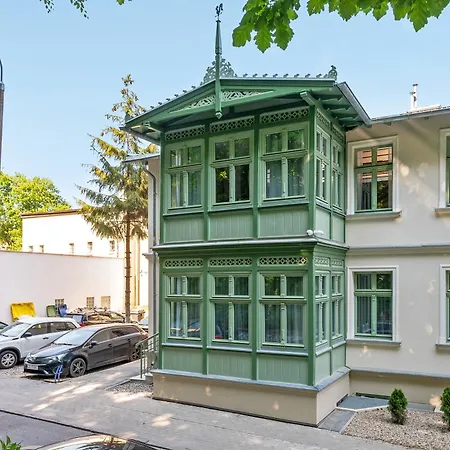 Apartman Dr - Side